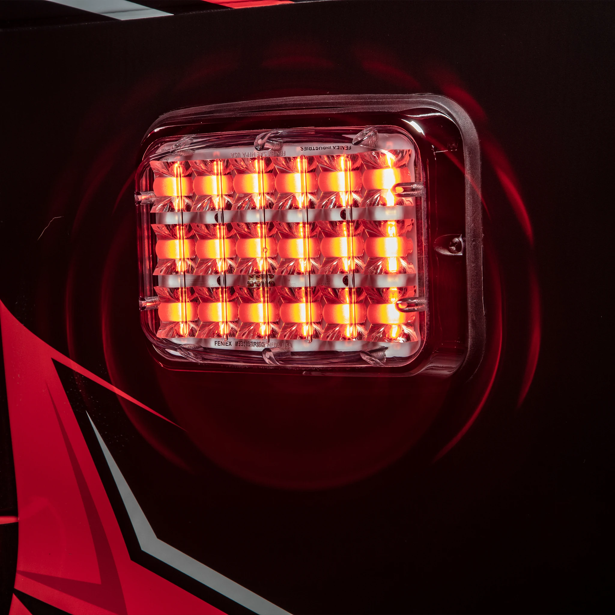 Brake-Tail-Turn Lux 6x4 — installed on the vehicle