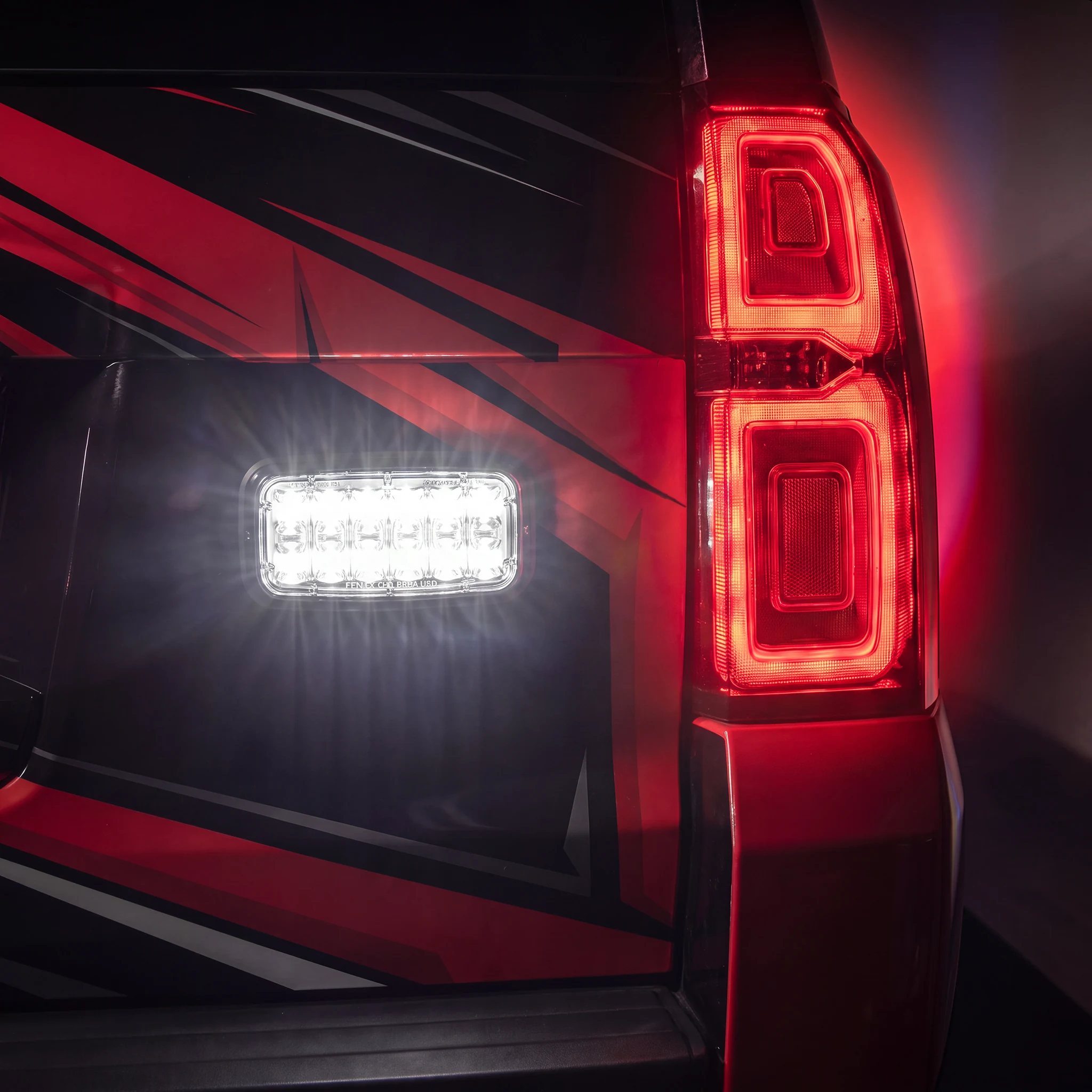 Reverse Lux 7x3 — installed on the vehicle