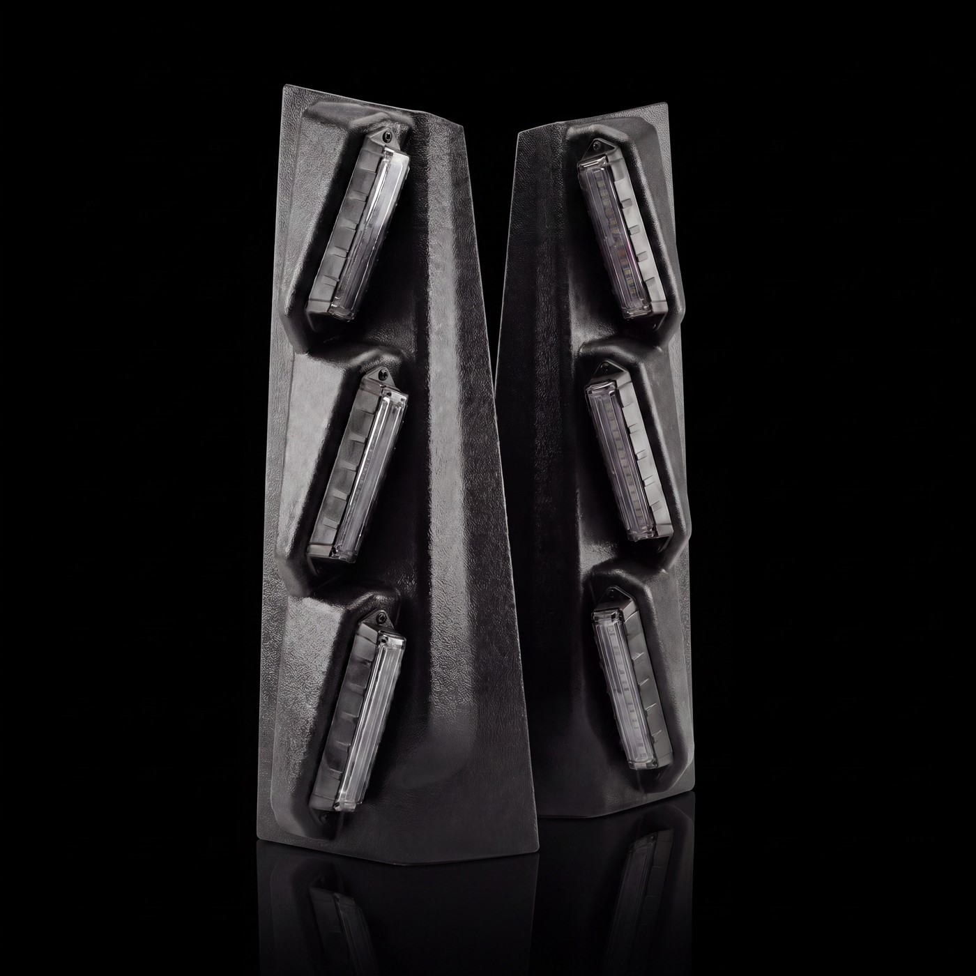 Feniex Quantum Pillar lightbar on the black stage